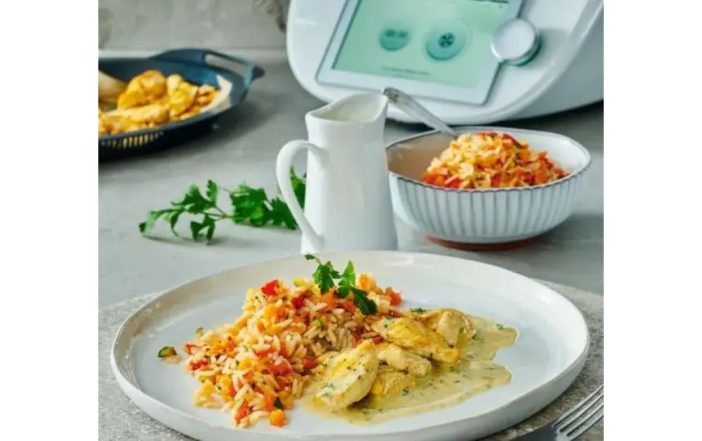 Kurczak z ryżem w Thermomixie: szybciej się nie da - obiad w 15 minut