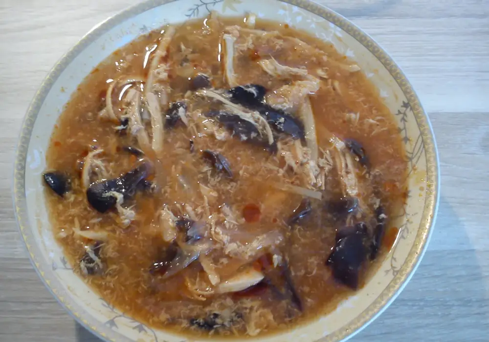 Zupa pekińska jak z restauracji. Profesjonalny przepis, który zachwyci każdego