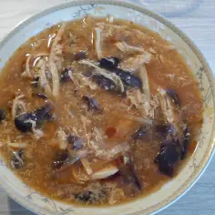 Zupa pekińska jak z restauracji. Profesjonalny przepis, który zachwyci każdego